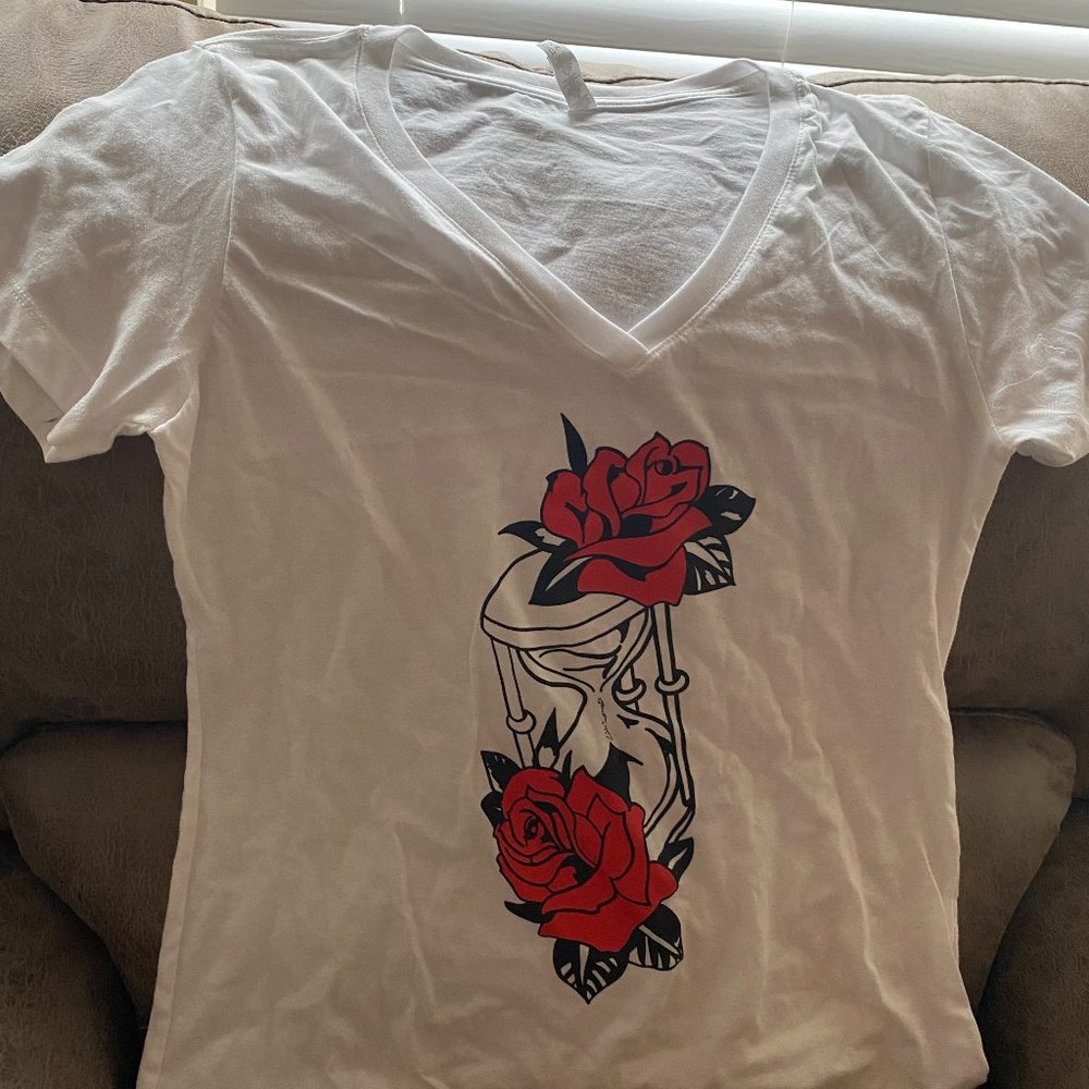 Justin Taylor Rose Shirt (v-Neck)
